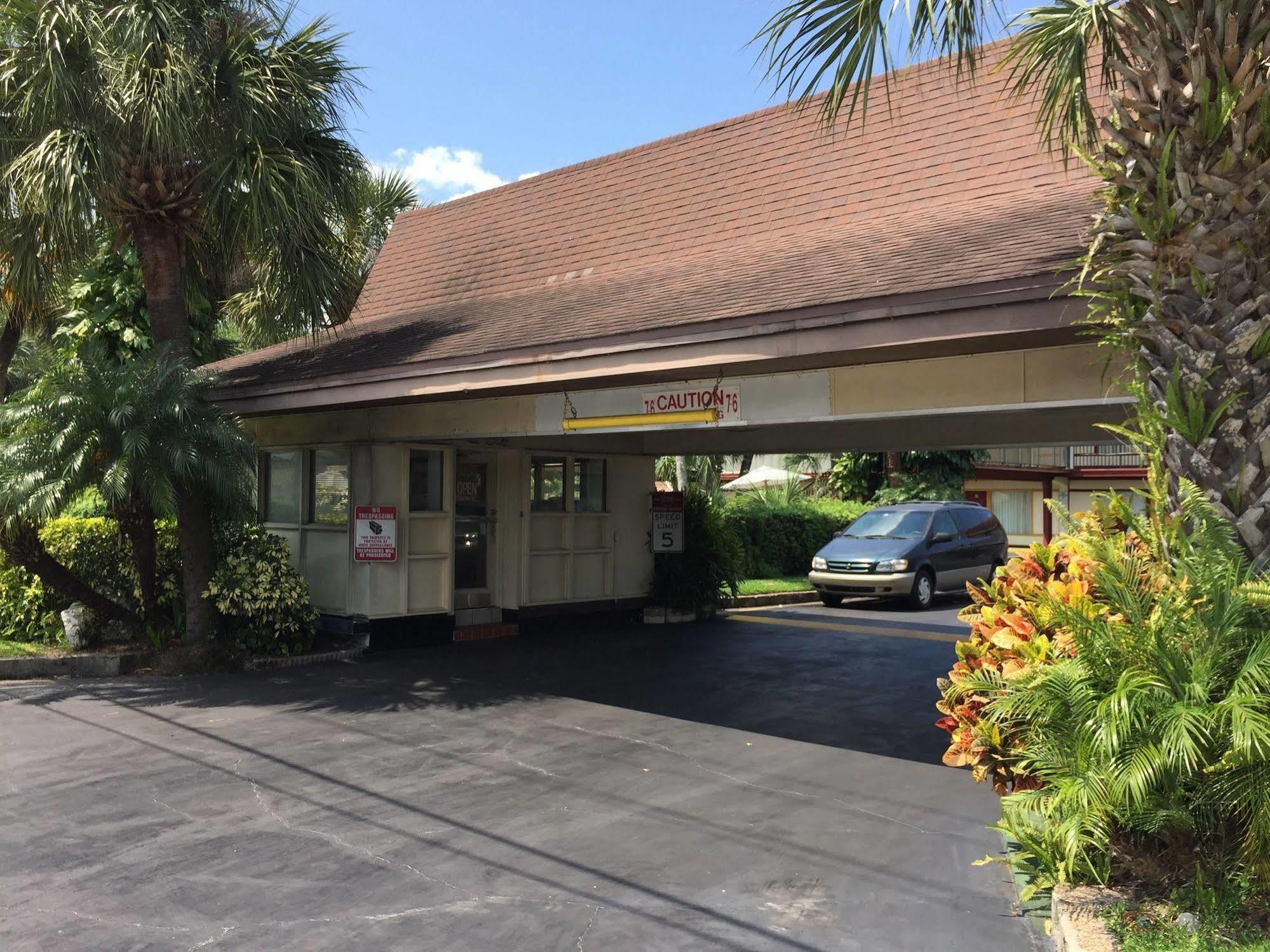 Budget Inn Of Winter Haven Bagian luar foto